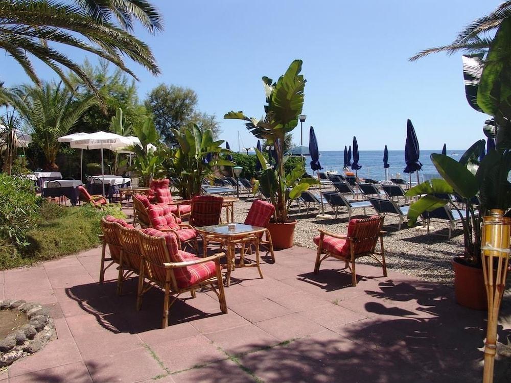 Kalos Hotel Giardini Naxos Esterno foto