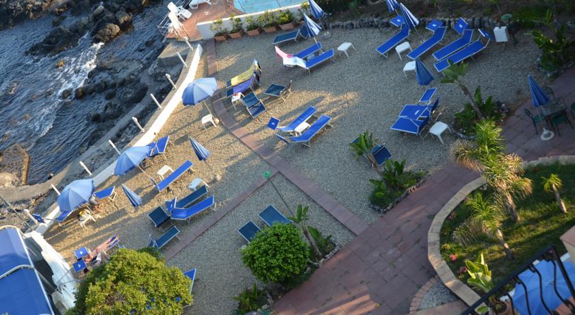 Kalos Hotel Giardini Naxos Esterno foto