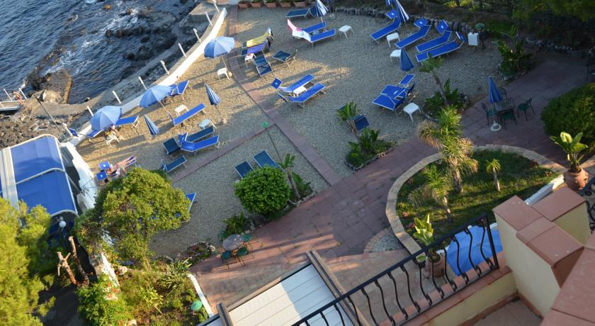 Kalos Hotel Giardini Naxos Esterno foto