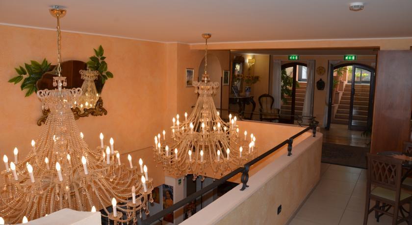 Kalos Hotel Giardini Naxos Esterno foto