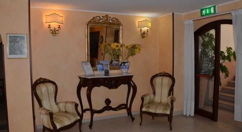 Kalos Hotel Giardini Naxos Esterno foto