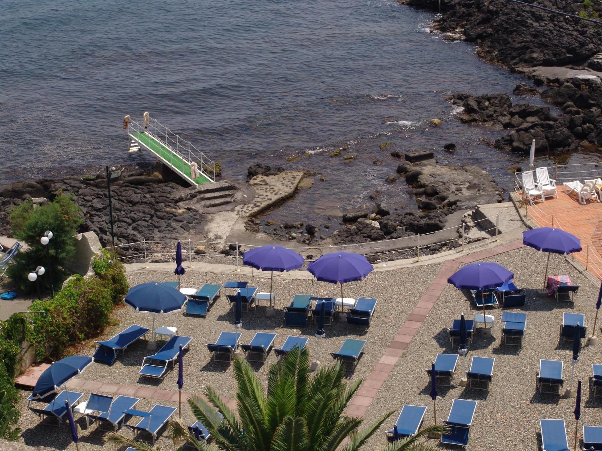 Kalos Hotel Giardini Naxos Esterno foto