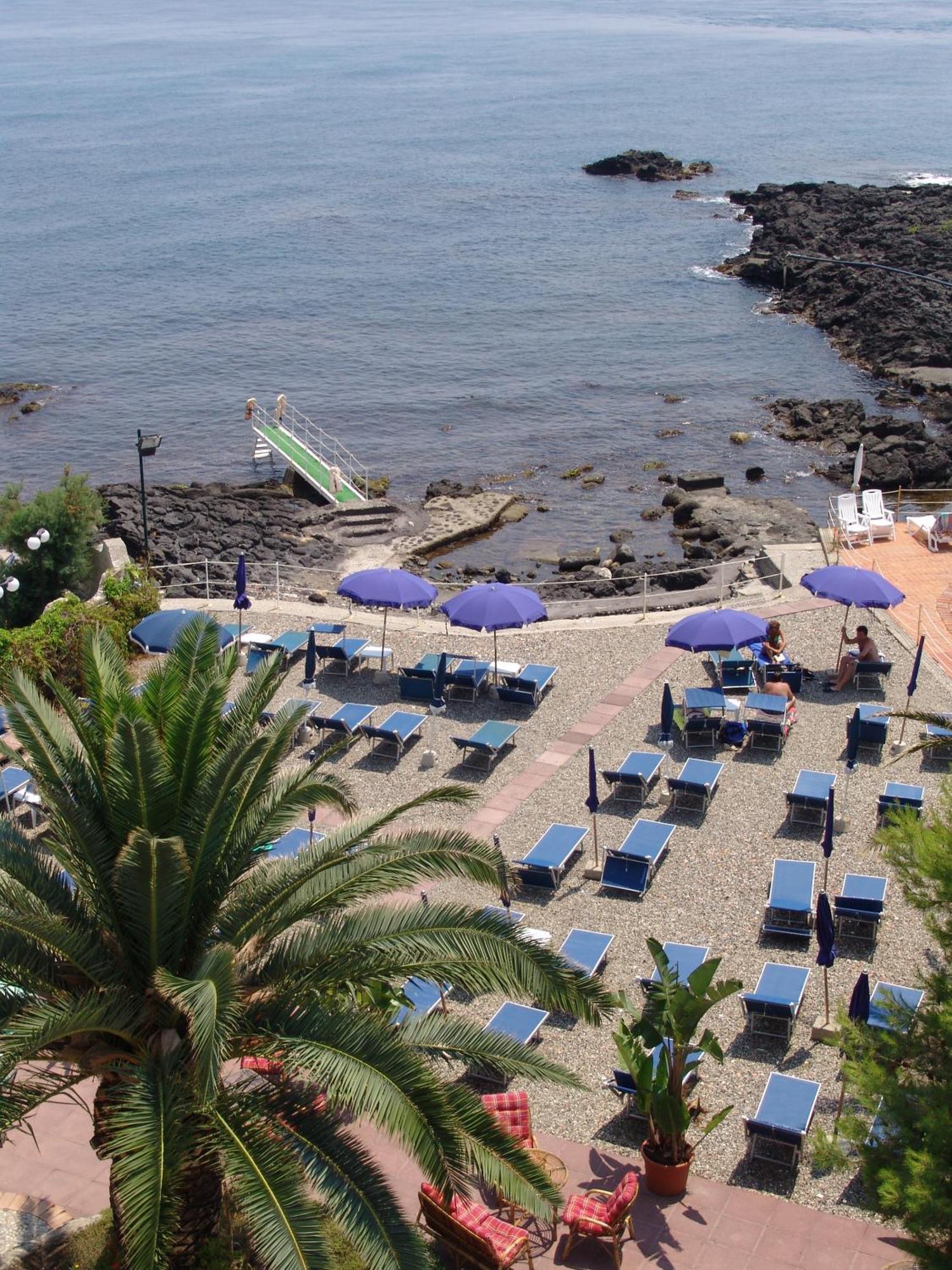 Kalos Hotel Giardini Naxos Esterno foto