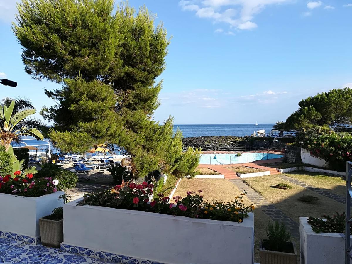 Kalos Hotel Giardini Naxos Esterno foto