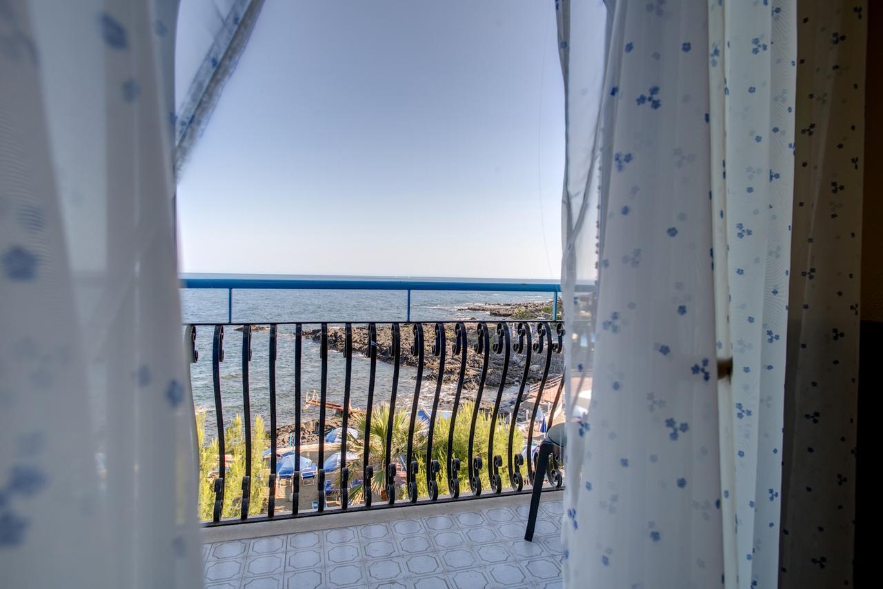 Kalos Hotel Giardini Naxos Esterno foto