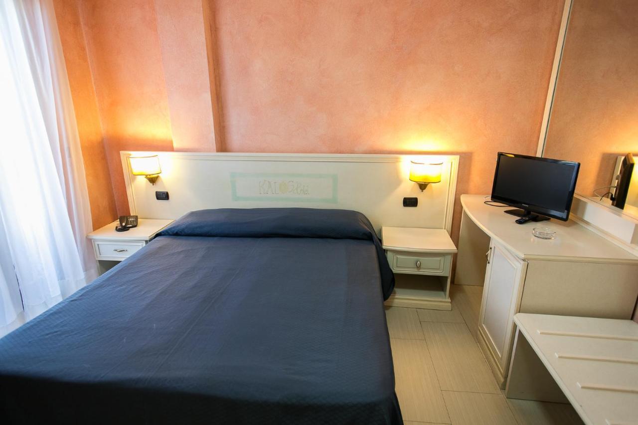 Kalos Hotel Giardini Naxos Esterno foto