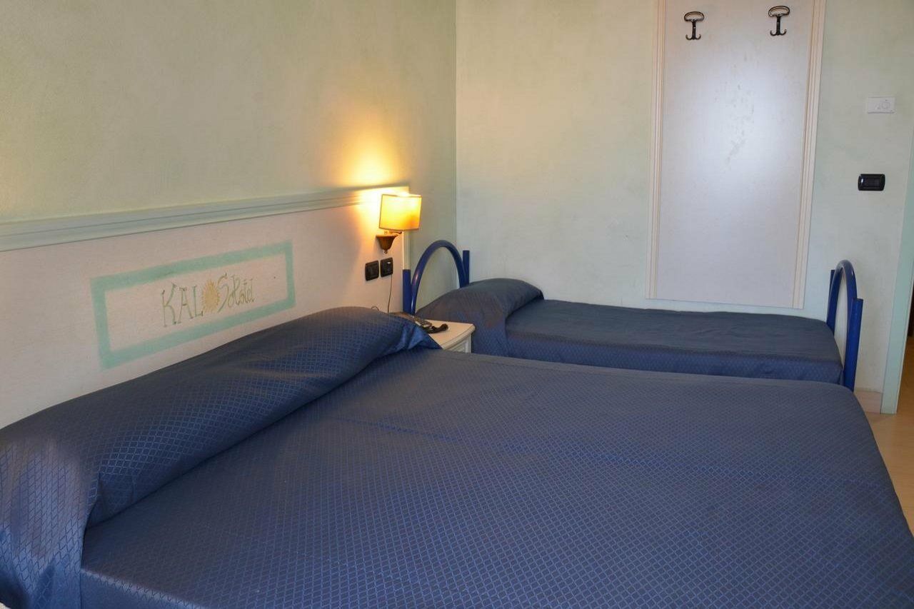 Kalos Hotel Giardini Naxos Esterno foto